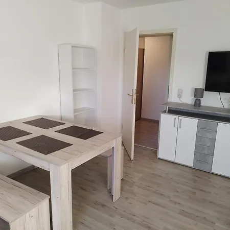 Flex Aparts - Grosse, Moeblierte In Mit 2 Zimmern Apartamento