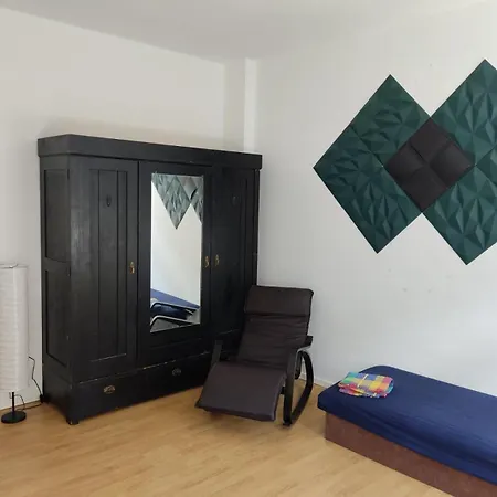 Apartamento Flex Aparts - Grosse, Moeblierte In Mit 2 Zimmern