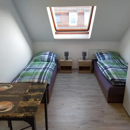 Apartment Flex Aparts - Grosse, Moeblierte In Mit 2 Zimmern Zwickau