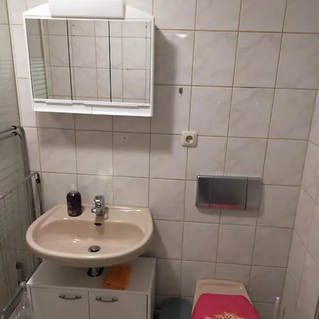 Flex Aparts - Grosse, Moeblierte In Mit 2 Zimmern Apartamento *