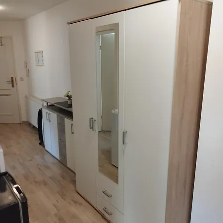 Apartamento Flex Aparts - Grosse, Moeblierte In Mit 2 Zimmern *