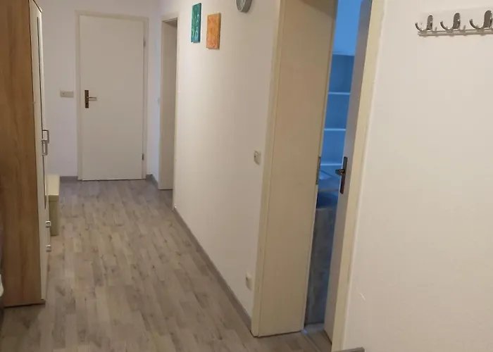 Flex Aparts - Grosse, Moeblierte In Mit 2 Zimmern Apartment