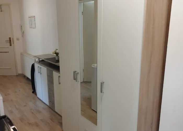 Flex Aparts - Grosse, Moeblierte In Mit 2 Zimmern Apartment Zwickau