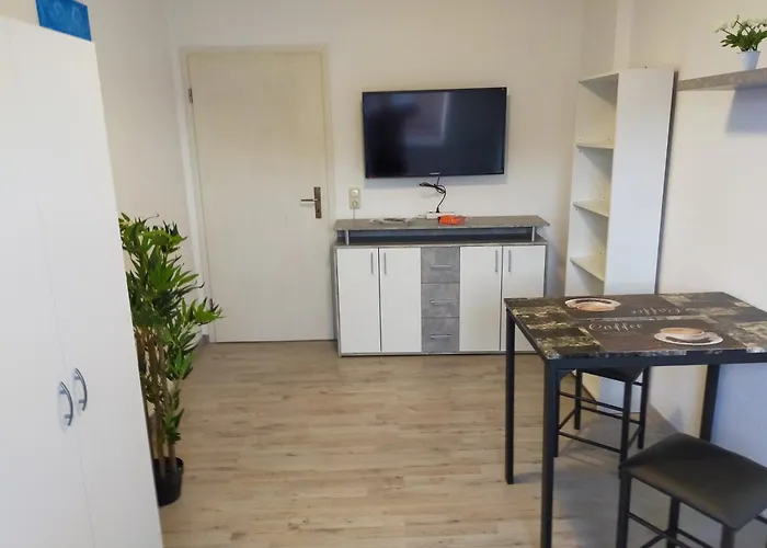 Flex Aparts - Grosse, Moeblierte In Mit 2 Zimmern Apartment